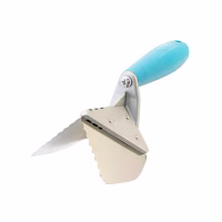 Шпатель KORSHUN для наружних углов с зубчатыми пластинами. РФ